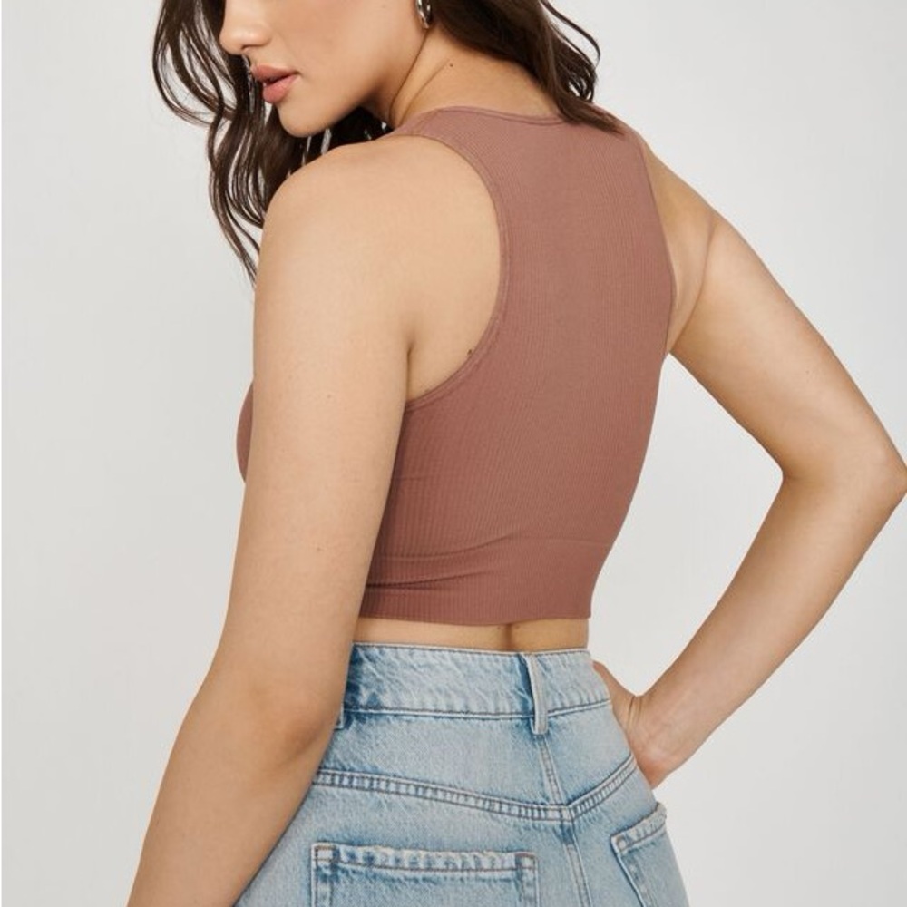 Garage Seamless Plunge Ribbed Tanktop - Picture 4 of 7